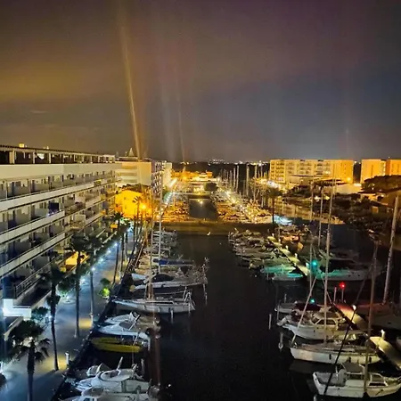 Serenity, Canal, Amarre, Piscine Et Jacuzzi Roses